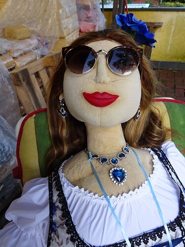 Anette_Dirndl_Terrace_06_Portrait