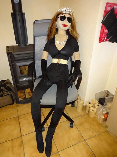 Anette_Black_JumpSuit_04