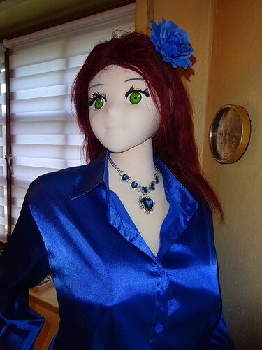 Petra_Black_Skirt_04_Portrait