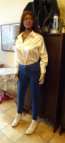 Michelle_Waiting_for_Chimney_Sweeper_01