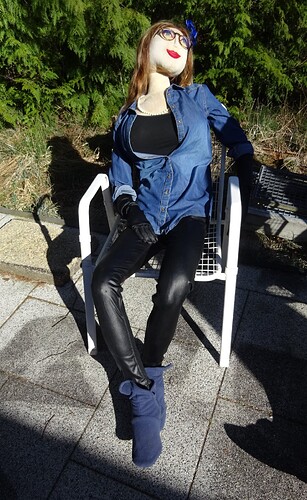 Anette_Garden_27_Enjoying_Afternoon_Sun