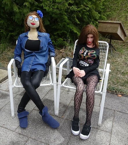 Anette_Garden_17_Anette_and_Emily