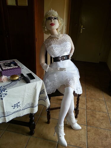 Anette_im_Hochzeitsoutfit