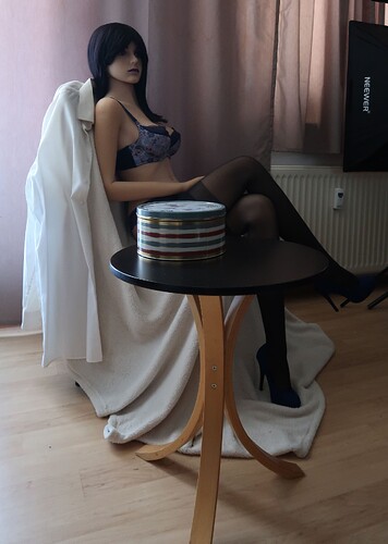Ginny, the model and the cookie tin