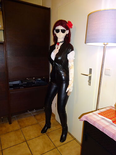 Petra_Catsuit_Indoor_02