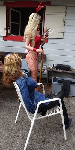 Anette_Garden_14_Chatting_Maria_Butt_03