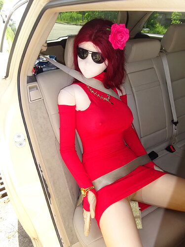 02_Petra_in_Taxi_01