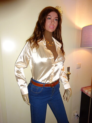 Maria_Jeans_Satin_Blouse_02