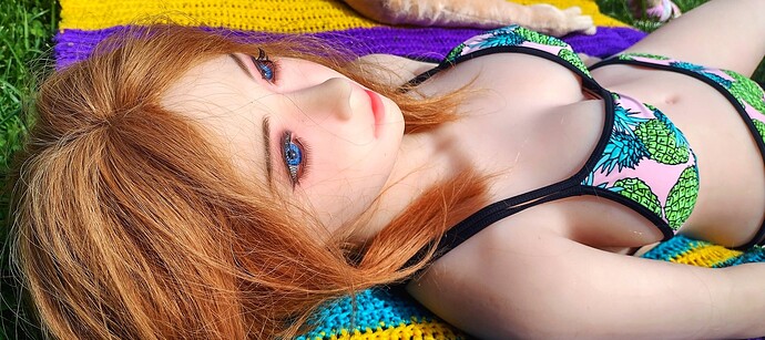 Hanna Sunbathing a04