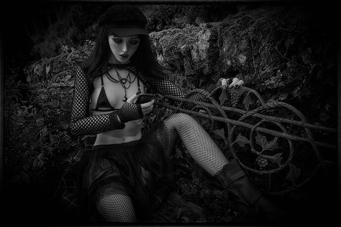 Vanessa UK Doll Meet Day 2 the dark bench