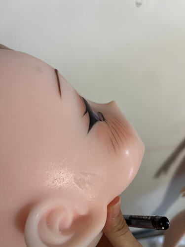 脸颊有印-Shallow pressure indentation on cheek