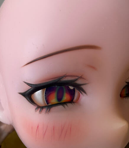 Scratch on the forehead and Pits around the eyes-额头刮痕和眼周瑕疵