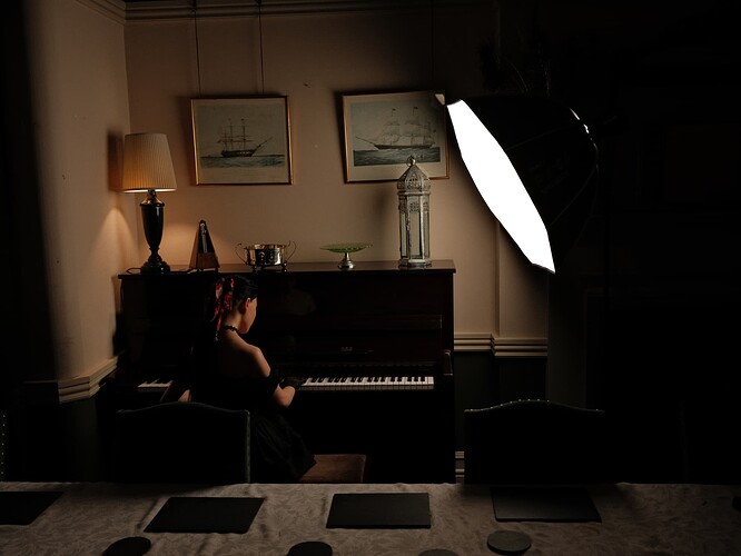 Piano_behind_the_scenes