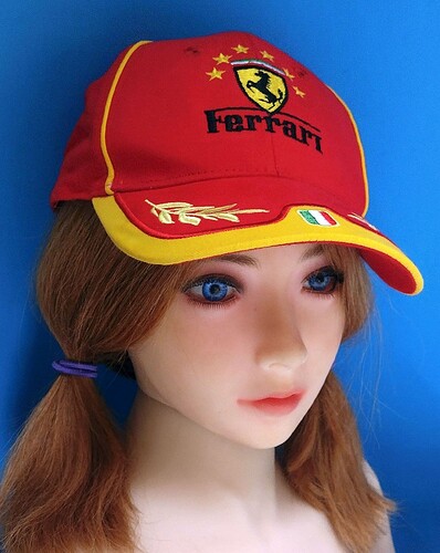 Hanna in Ferrari Cap