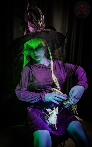 Arachne in Witch's Hat