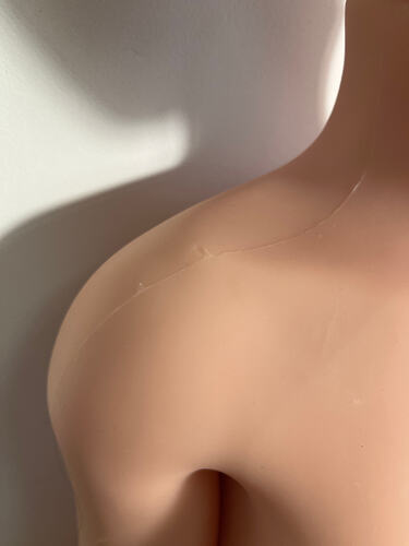 Shoulder Pits 肩膀坑洼1
