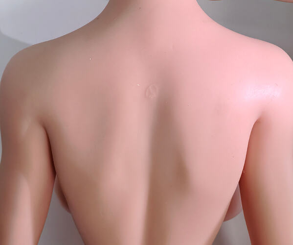 Back hole 后背坑洞